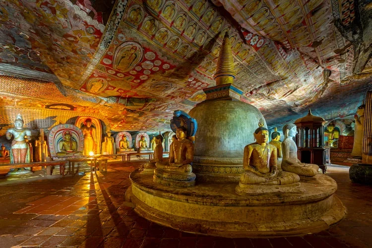 shutterstock_Dambulla-Cave-Temple-1-1576x1074