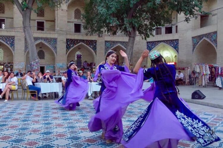 Bukhara-dinner-presentation-1024x682